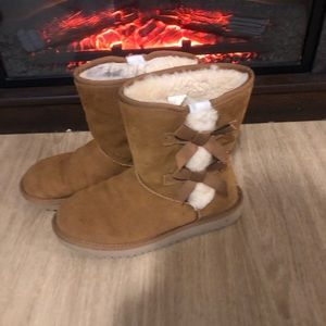 Victoria Short Kookaburra by Ugg boots